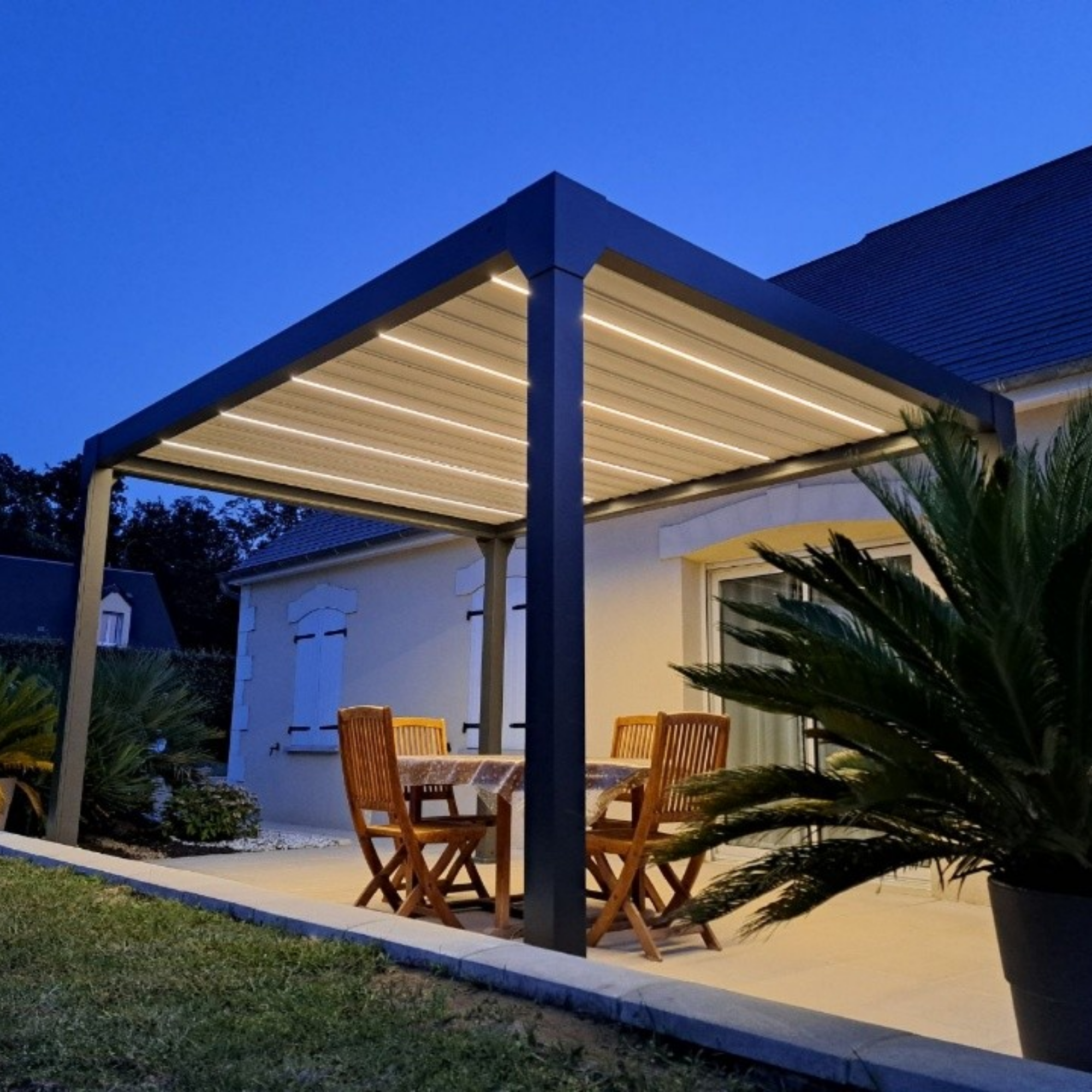 Abri terrasse avec store motorisé